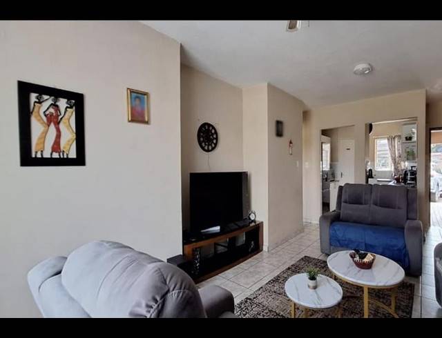 3 BEDROOM APARTMENT FOR SALE IN PRIMROSE